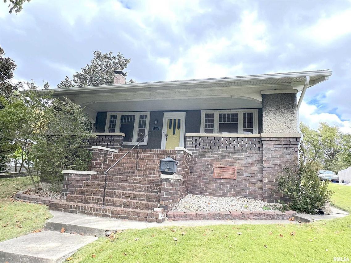 328 N 11th St., Murphysboro, IL 62966