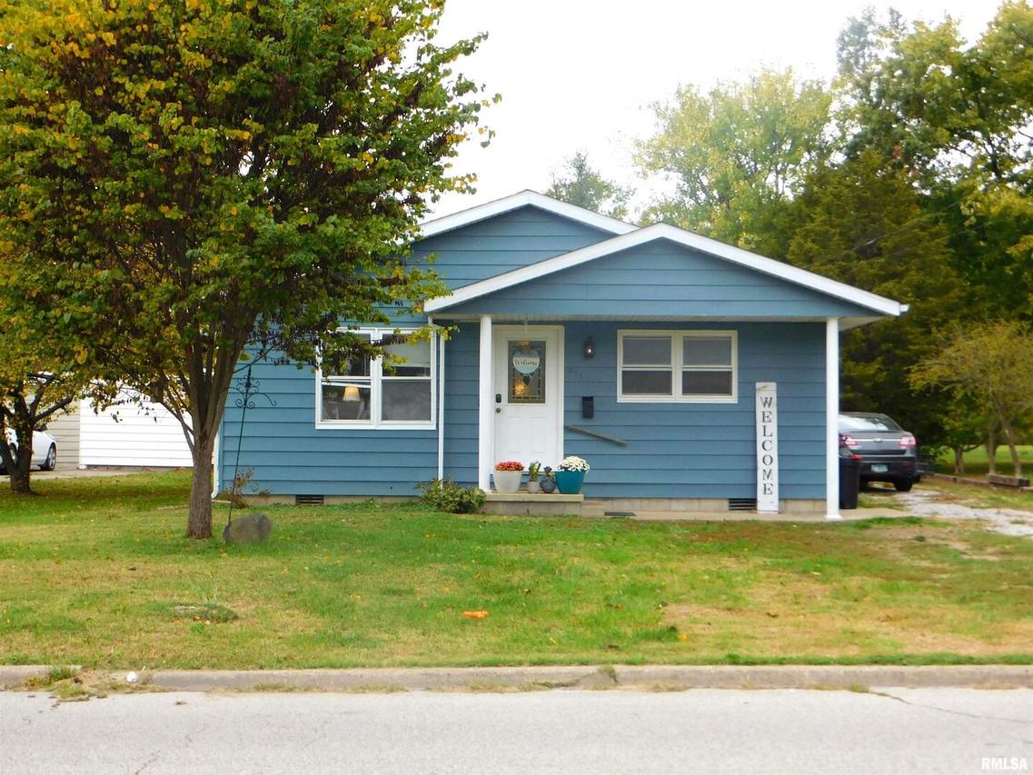 415 N Illinois Ave., Salem, IL 62881