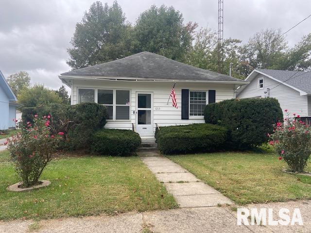 1213 N Maple St., Benton, IL 62812