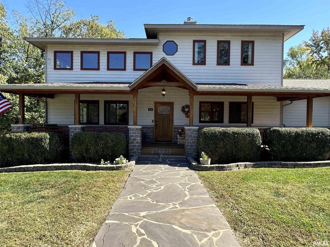 34 Lake Indian Hills Tr., Carbondale, IL 62902