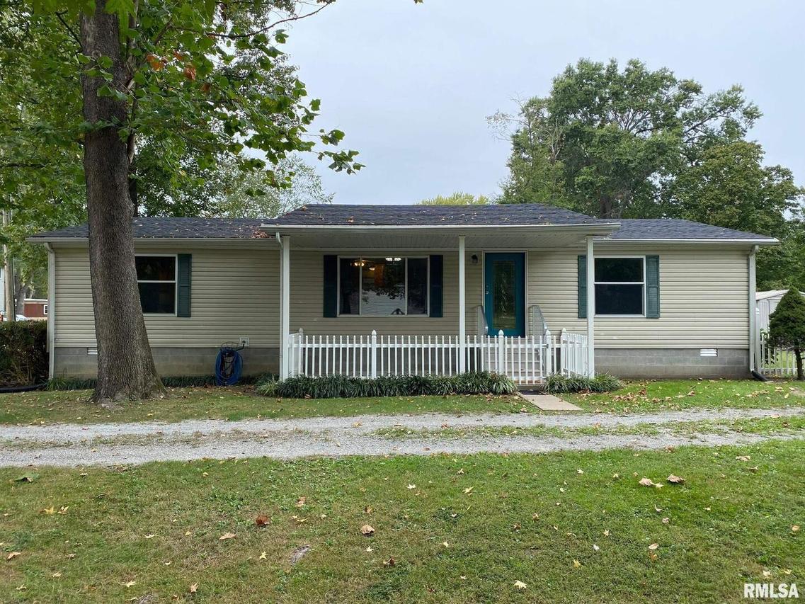 202 Rowatt St., Cambria, IL 62915