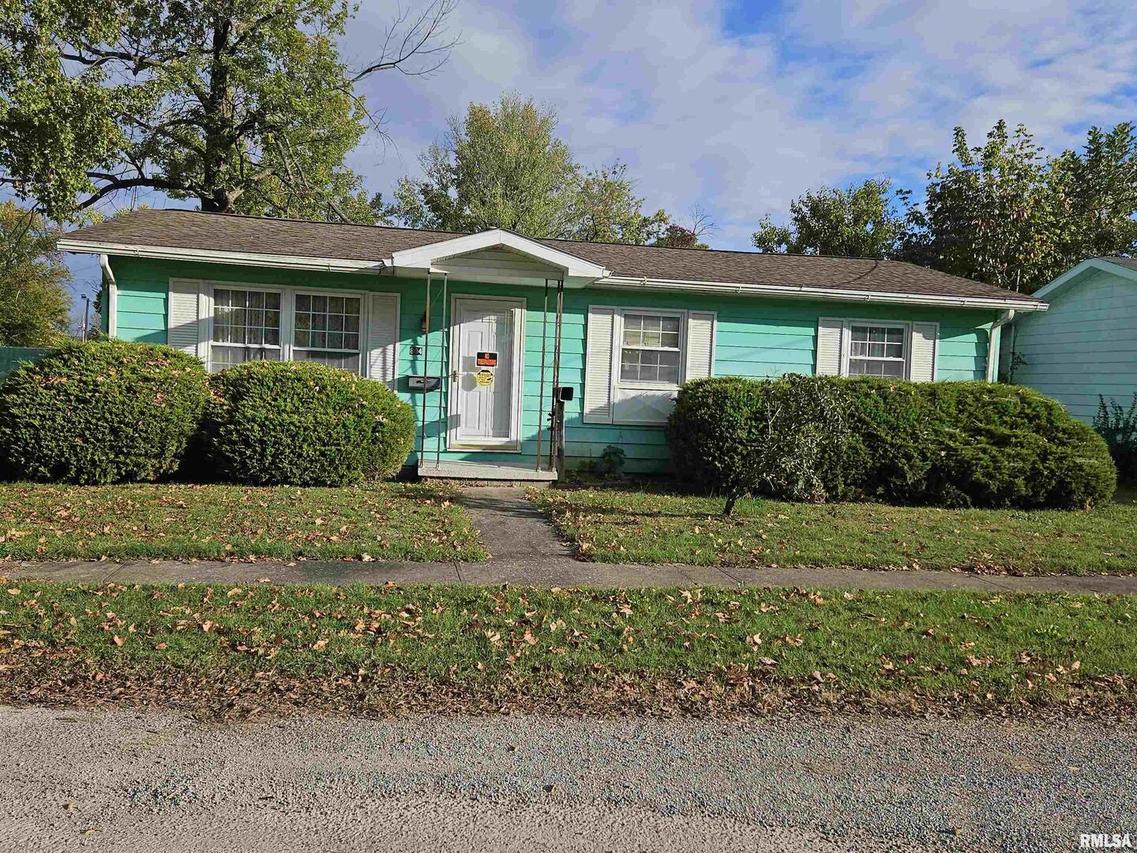 804 W South St., Harrisburg, IL 62946