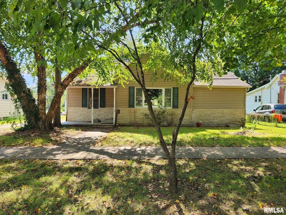 328 Orchard St., Zeigler, IL 62999