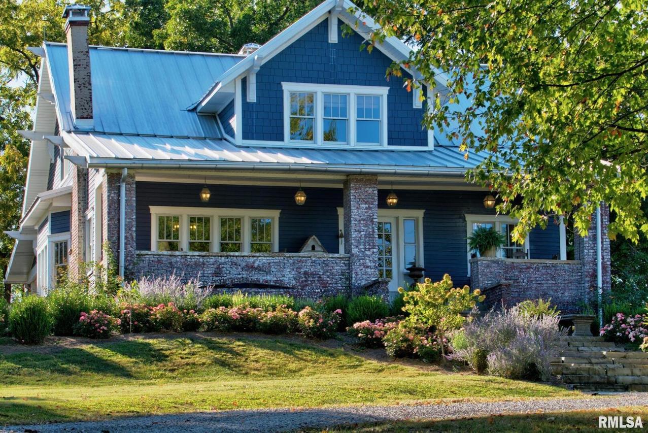 2021 Oglesby Rd., Harrisburg, IL 62946