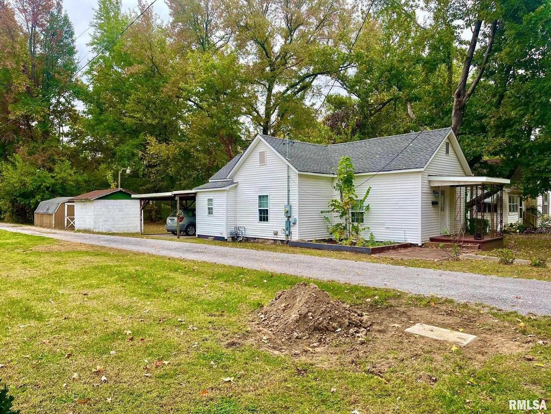 606 W Clay St., Benton, IL 62812