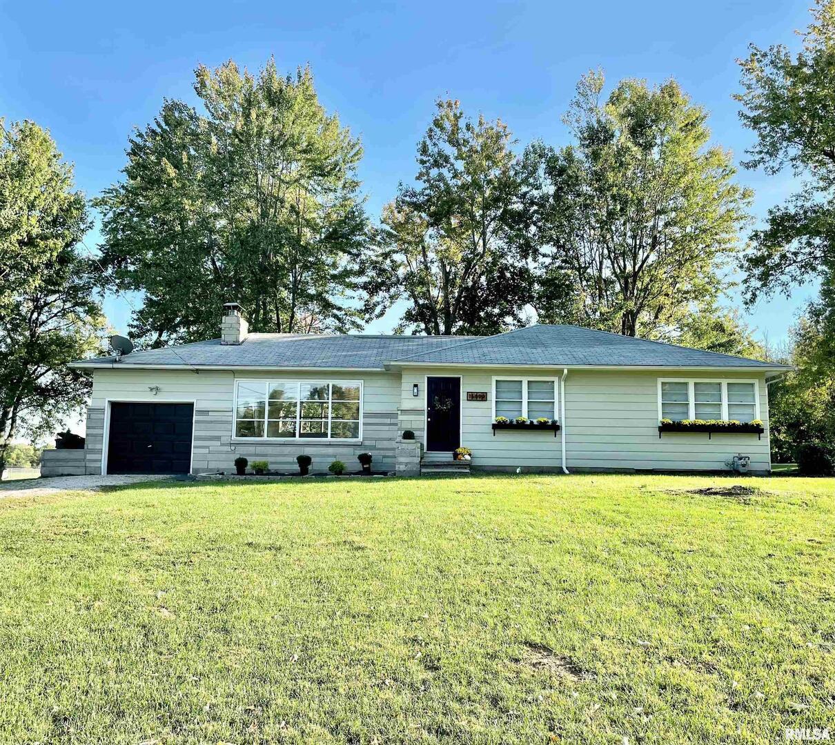 15899 E Fairfield Rd., Mt Vernon, IL 62864