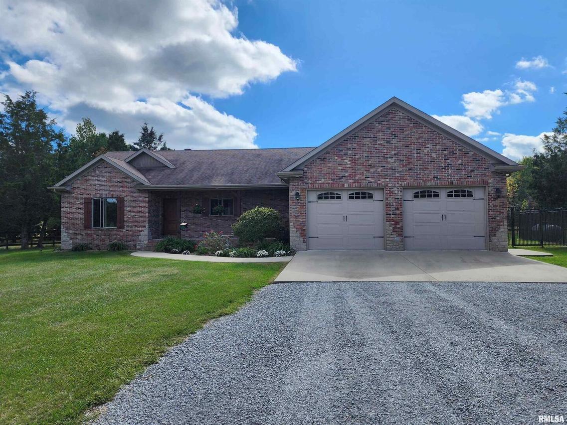 215 Ozark Rd., Simpson, IL 62985