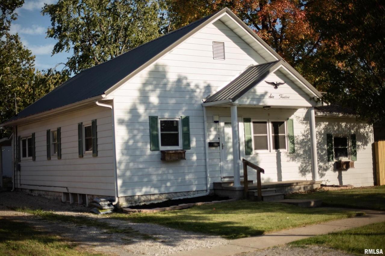 612 N 17th St., Herrin, IL 62948