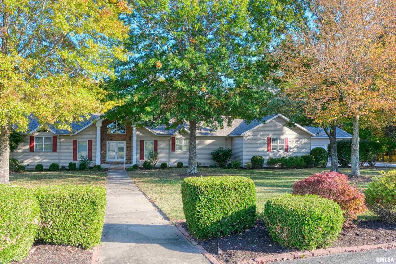 197 Bakers Fairway Ln., Makanda, IL 62958