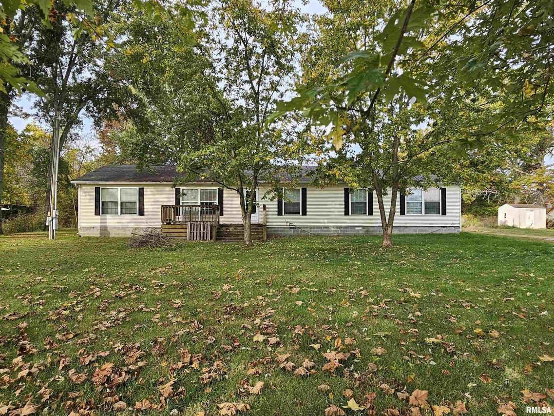 17983 Old Frankfort Rd., West Frankfort, IL 62896