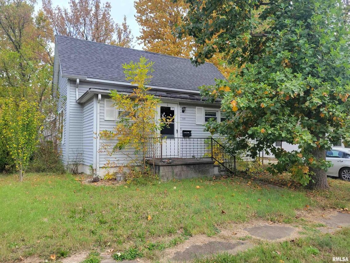 1301 E Poplar St., West Frankfort, IL 62896