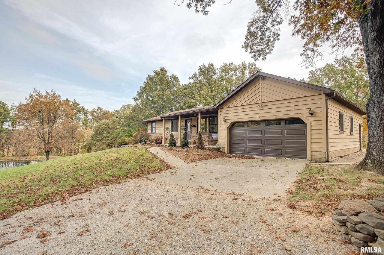 940 Valley View Ln., Centralia, IL 62801