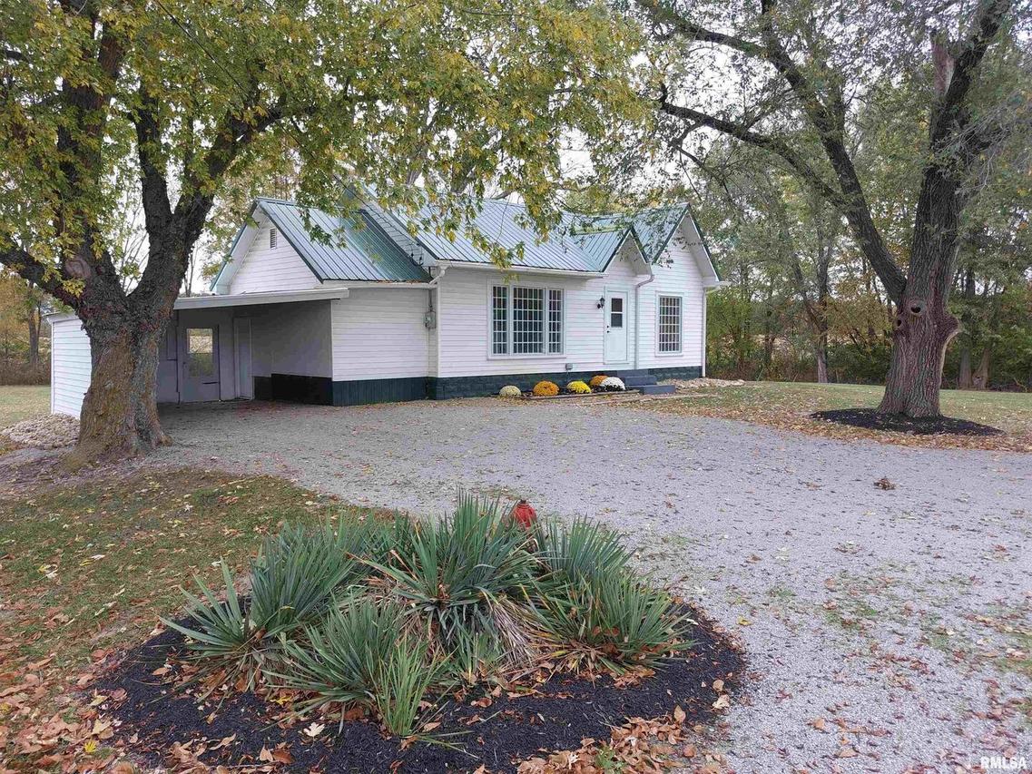 5003 N Cherryville Ln., Bonnie, IL 62816