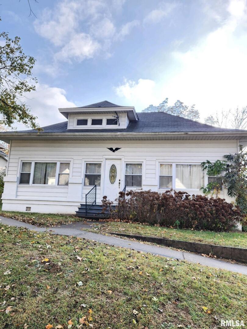 209 E Cross St., Dongola, IL 62926