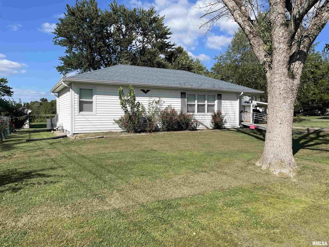 304 E Pepin St., Irvington, IL 62848