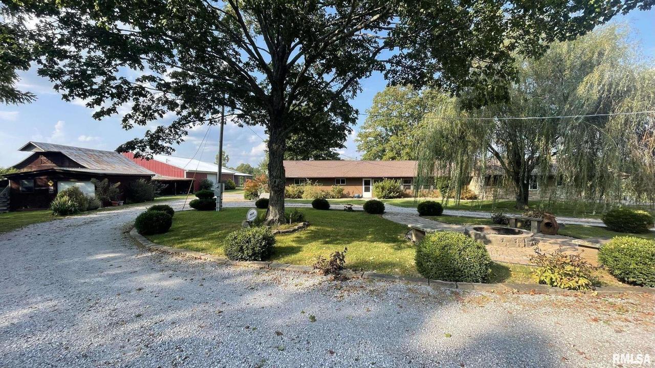 885 Casper Church Rd., Cobden, IL 62920