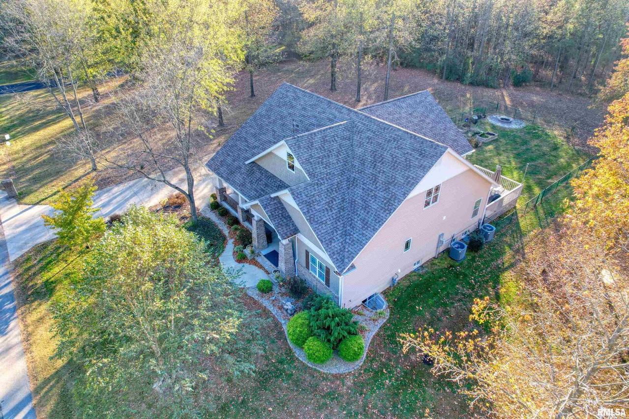 305 Prairie Rd., Carterville, IL 62918