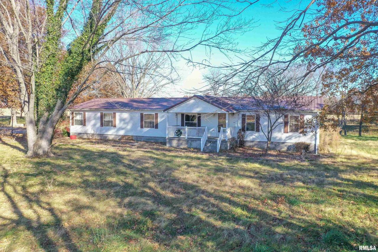 6032 Marshall Creek Rd., Odin, IL 62870