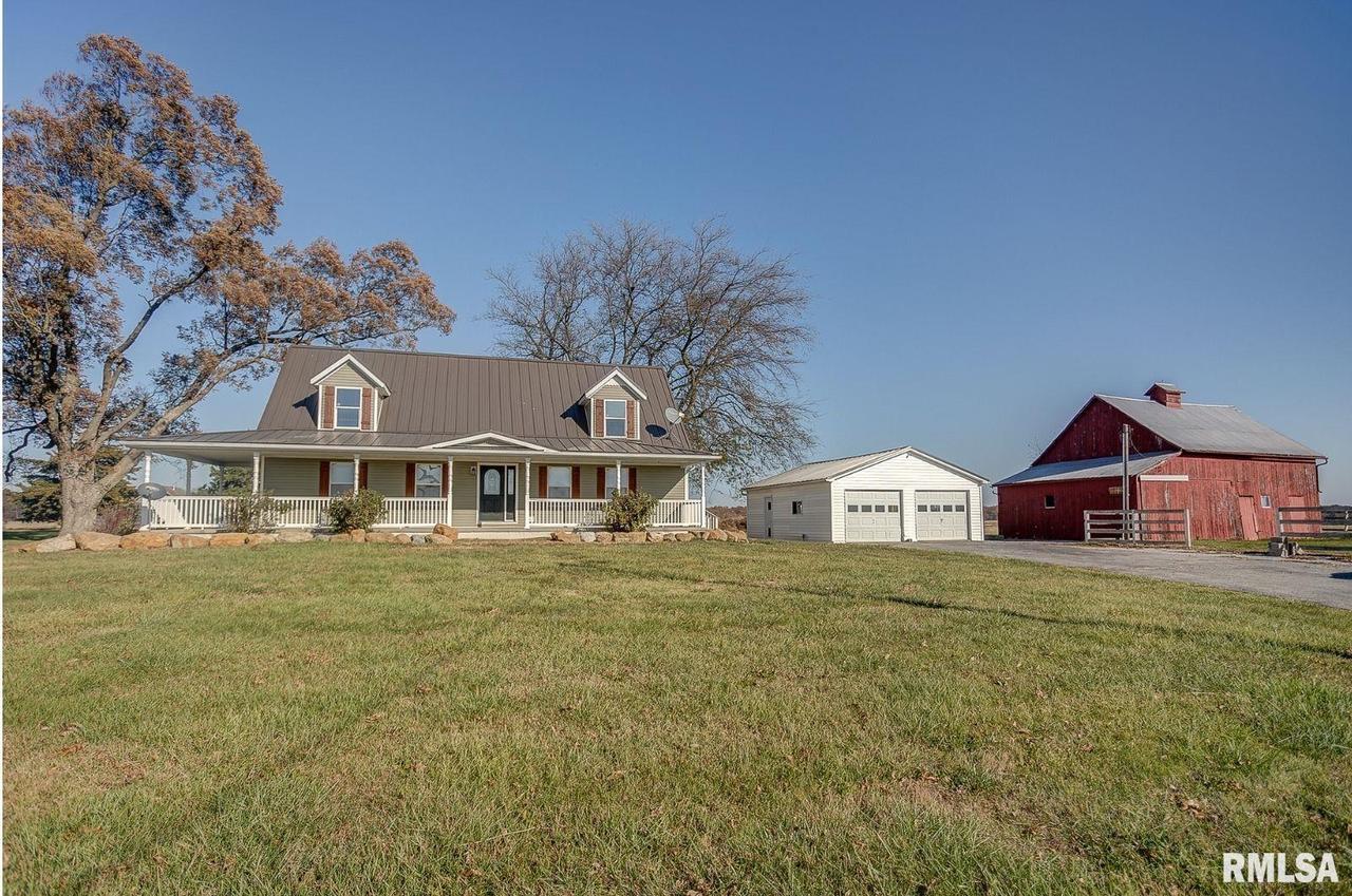 16233 Oakdale Blacktop Rd., Nashville, IL 62263