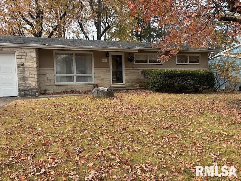 1006 S Glenview Dr., Carbondale, IL 62901