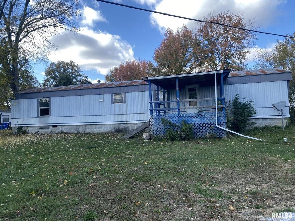 401 N Monroe St., Kinmundy, IL 62854