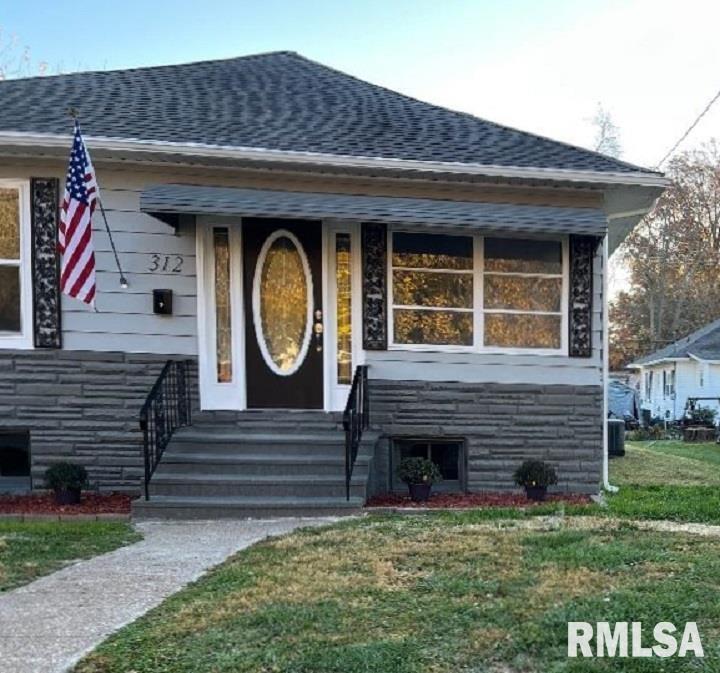 312 N Commercial St., Benton, IL 62812