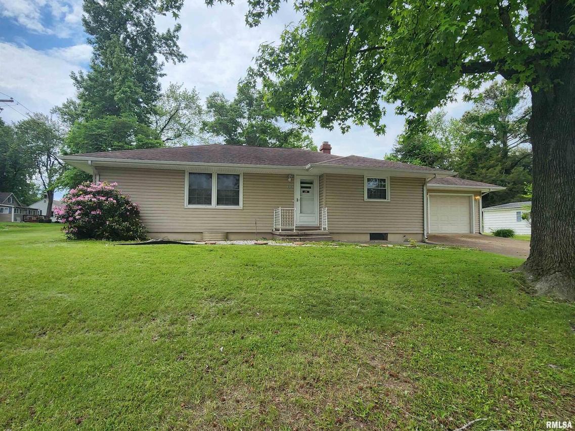 515 E Winters Ave., Duquoin, IL 62832