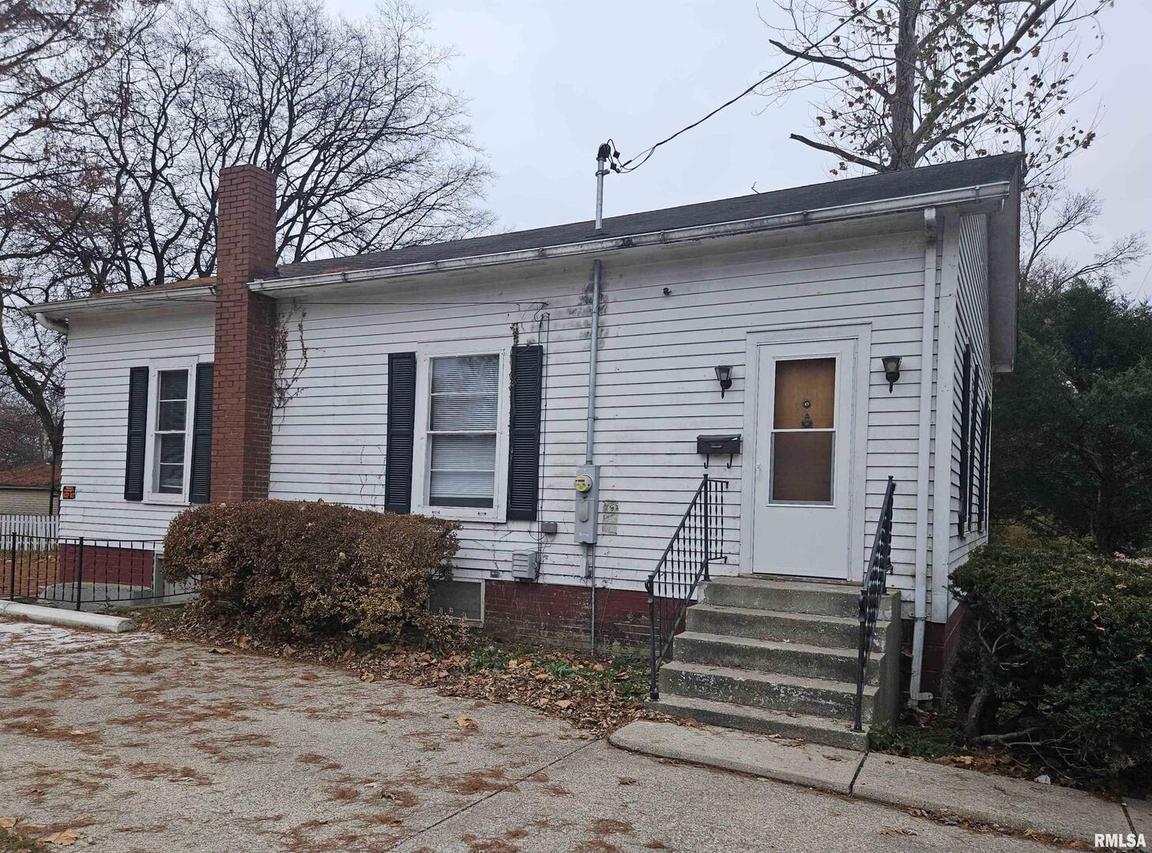 318 Vine St., Harrisburg, IL 62946