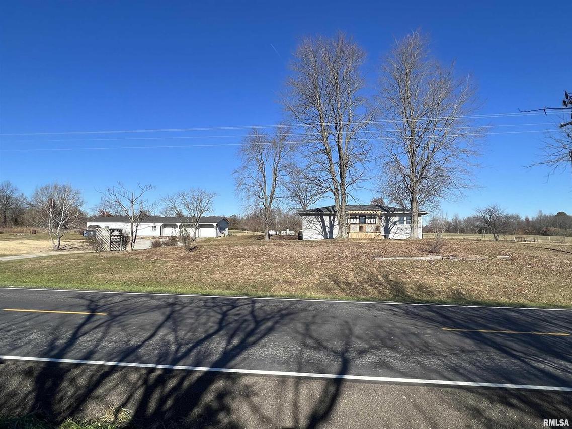 121 County Highway 16 Rd., Xenia, IL 62899