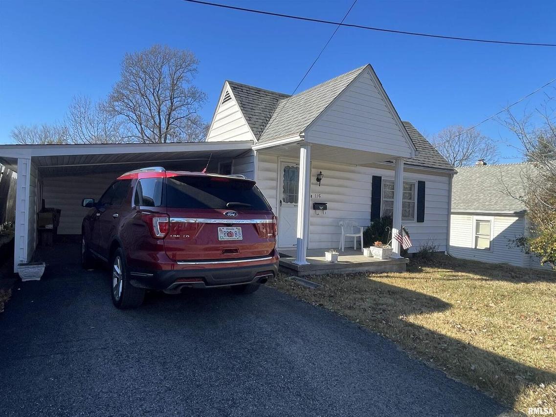 115 East Ave., Anna, IL 62906