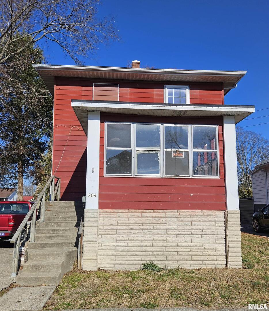 204 E Dayton St., Harrisburg, IL 62946