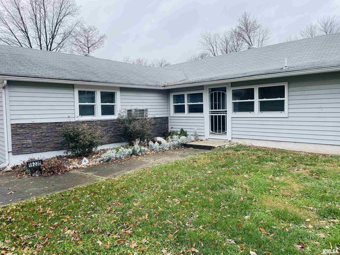 19235 Boulder Rd., Boulder, IL 62231