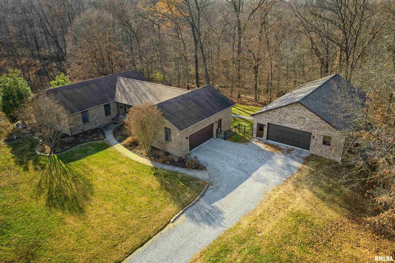 455 Lamb Rd., Carbondale, IL 62902