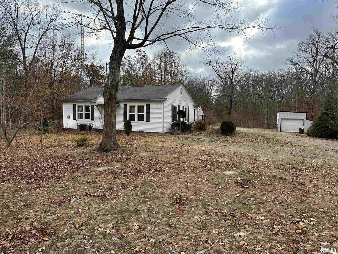 2562 State Route 161 Hwy., Centralia, IL 62801