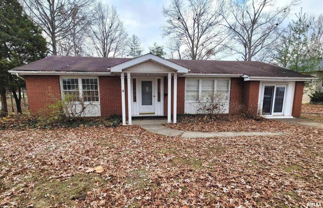 615 W Boone St., Salem, IL 62881