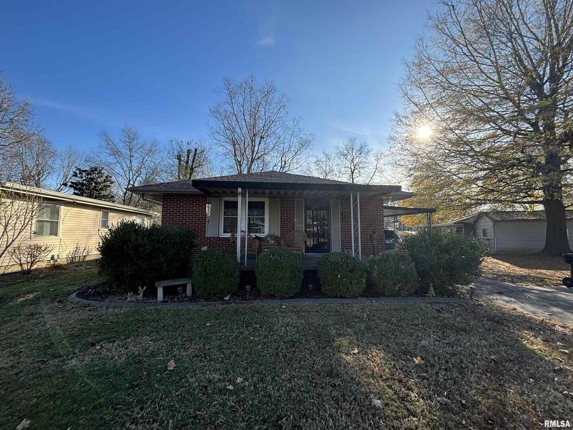 27 Marberry Dr., Metropolis, IL 62960