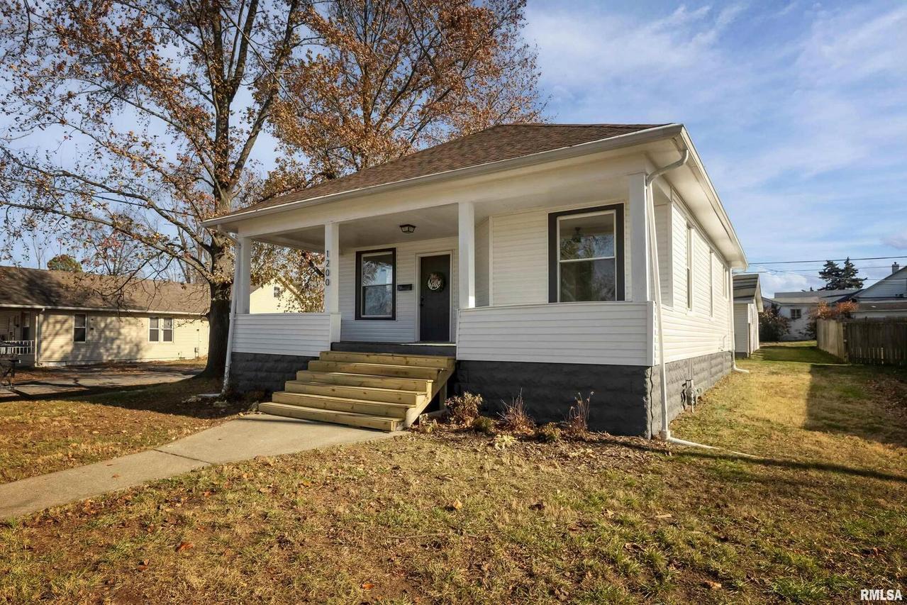 1200 S 14th St., Herrin, IL 62948