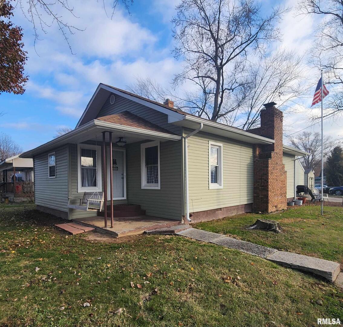 1102 Grayson St., Benton, IL 62812