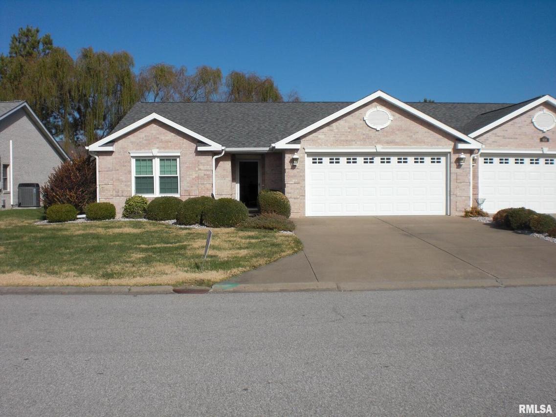 604 Lake Harbor Dr., Marion, IL 62959