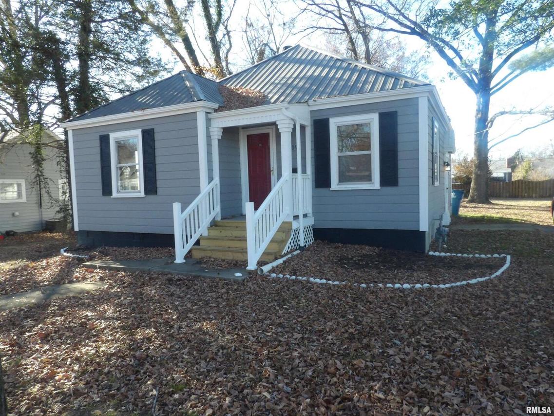 1009 N Main St., Benton, IL 62812