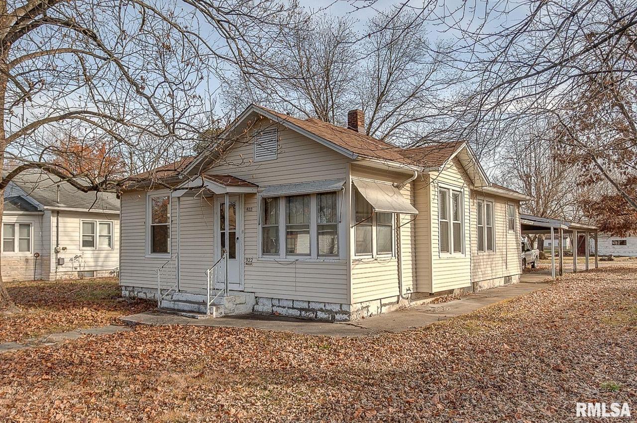 922 N 11th St., Murphysboro, IL 62966