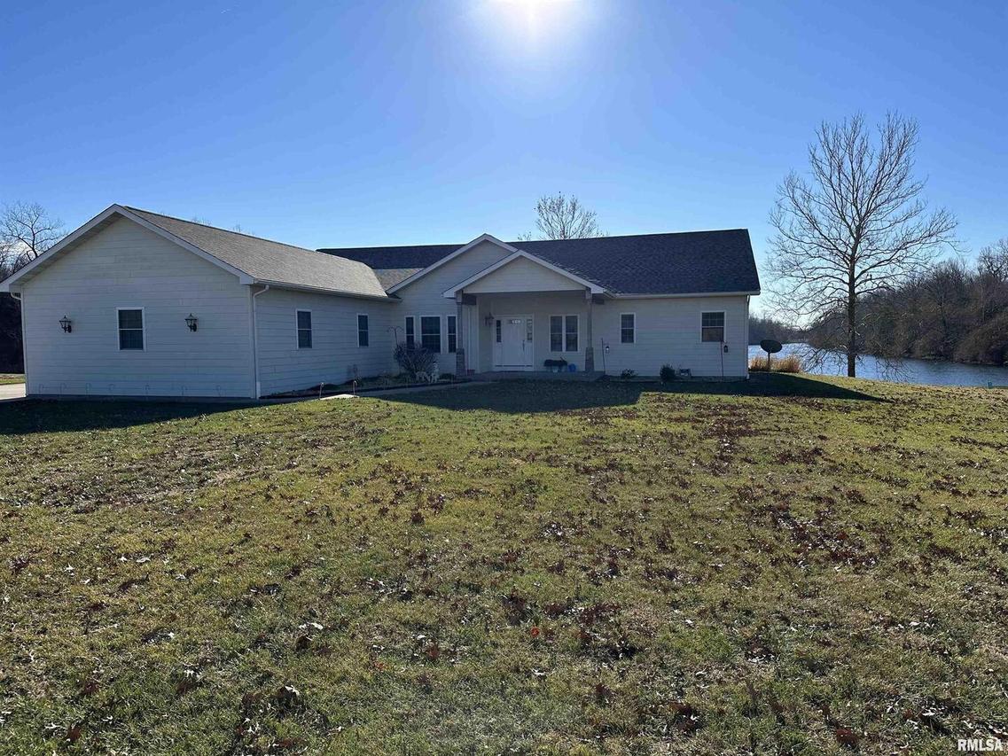 4892 Cedar Point Ln., Pinckneyville, IL 62274