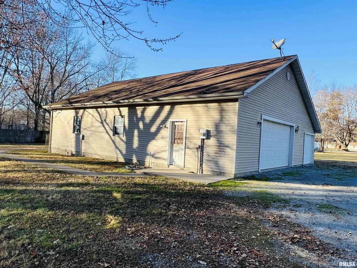 100 Mundy St., Eldorado, IL 62930