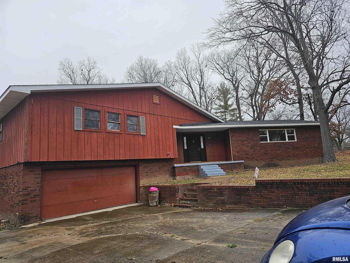 1203 Clubhouse Rd., Marion, IL 62959