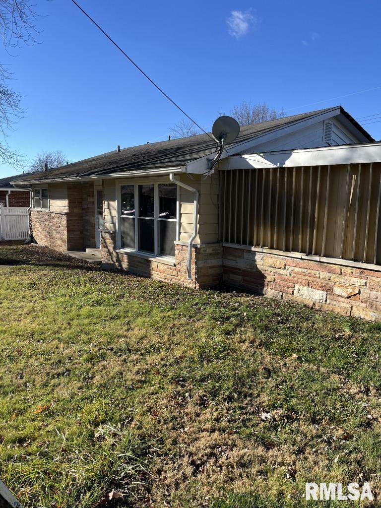 15 Beverly Heights Heights, Mt Vernon, IL 62864