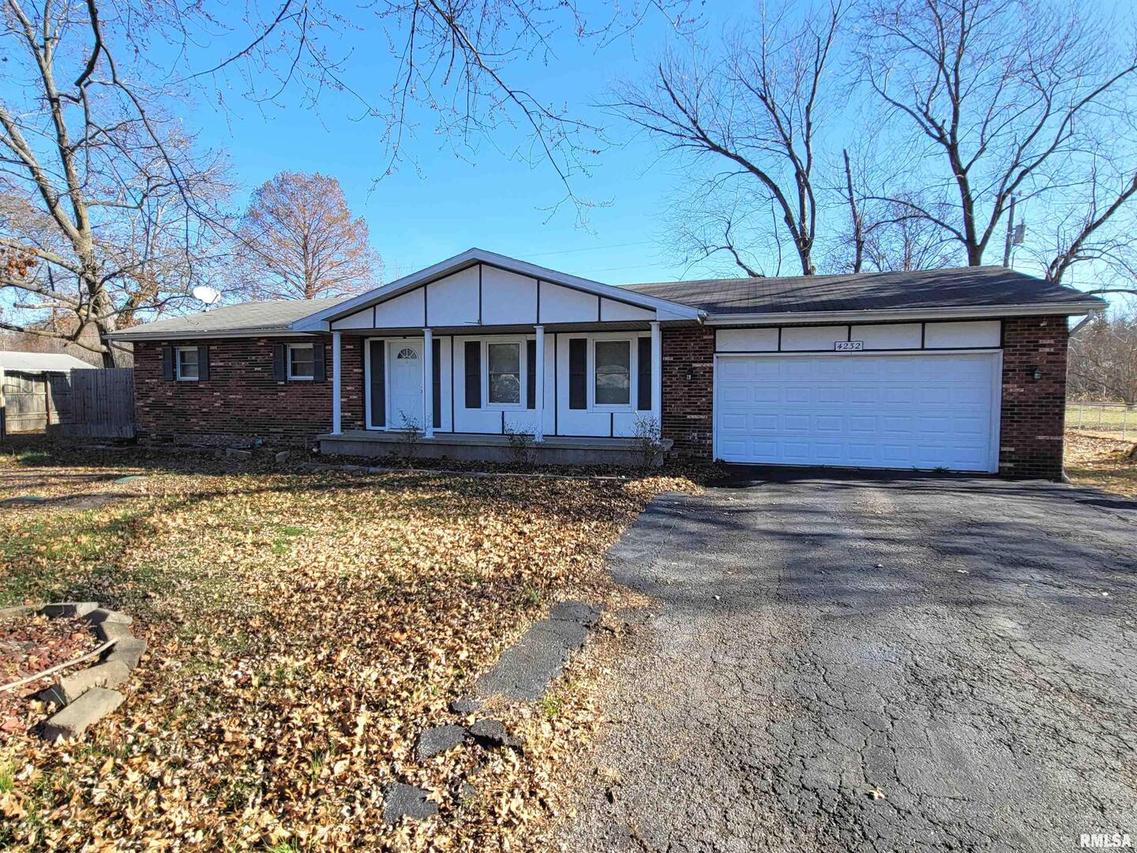 4232 Oak Glen Dr., Salem, IL 62881