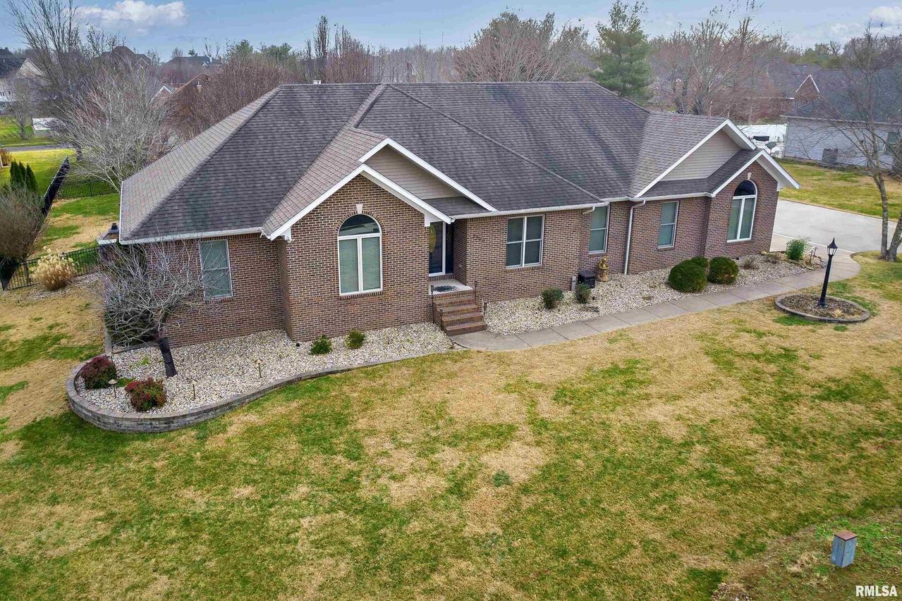 2203 Westminster Dr., Marion, IL 62959