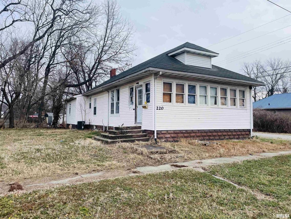 220 Johnson Ave., Centralia, IL 62801