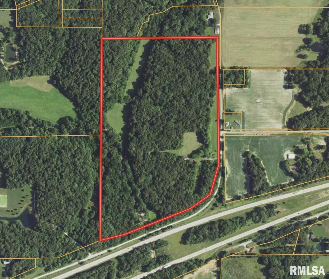 11437 N 925th St., Effingham, IL 62401