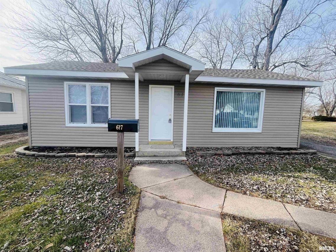 617 Illinois St., Salem, IL 62881